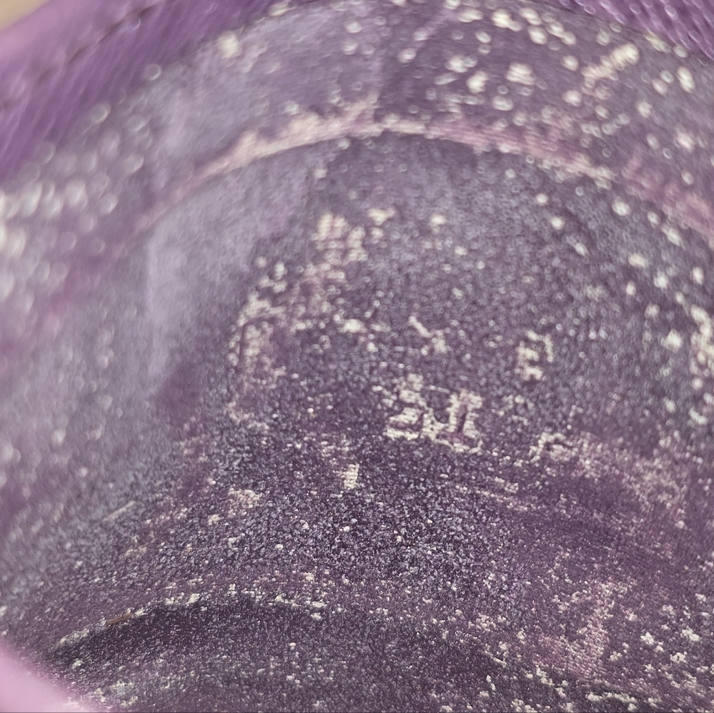 Louis Vuitton Epi fold snap wallet in Used Condition - Picture 16 of 16